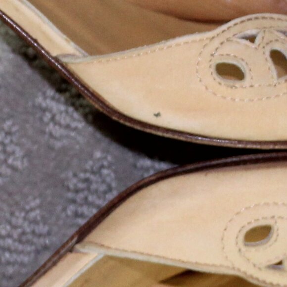 Vintage Women's Sz 6.5 Isaac Mizrahi Beige Kitten Heel Shoes - Picture 7 of 8